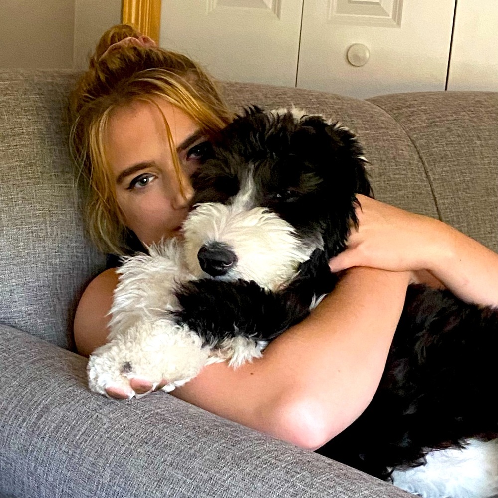 Meet your Posher, Avary